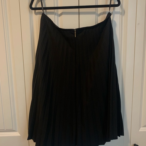Calvin Klein Pleated Skirt - Picture 2 of 3